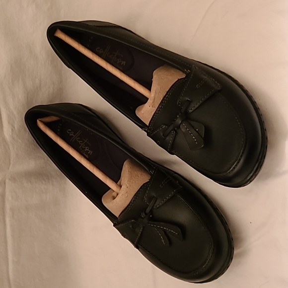 Clark's Leather Shoes - Picture 6 of 7